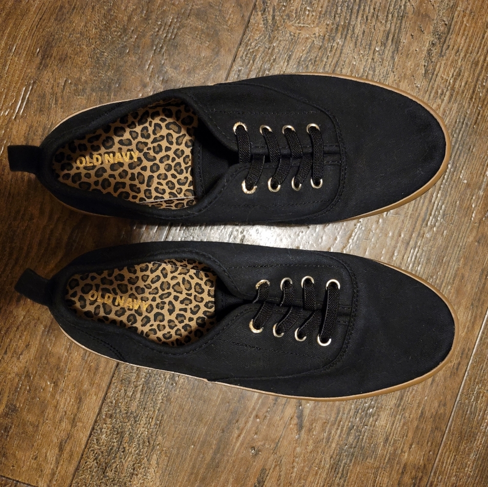 Old Navy girls canvas shoes